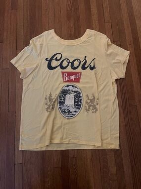 Coors Banquet Graphic Tee in Pale Yellow